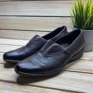 Timberland Women’s comfort brown leather loafers - Size: 8